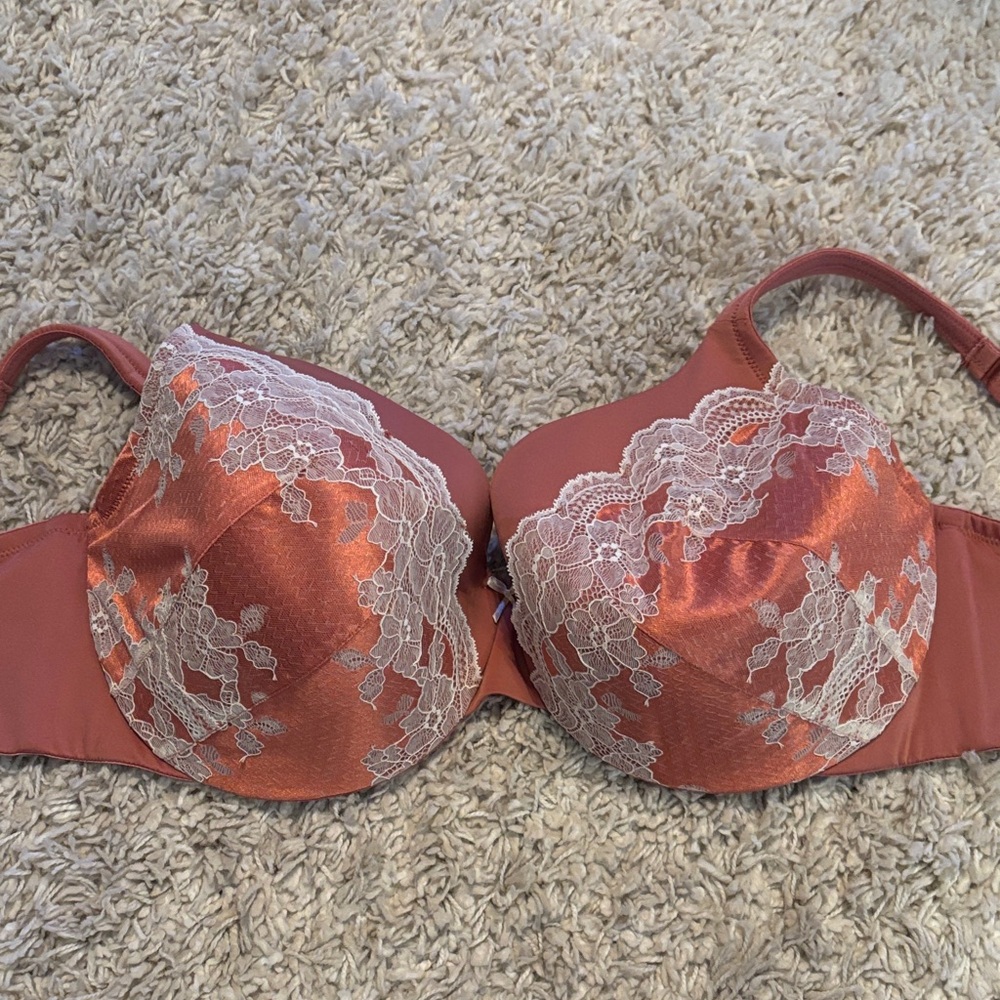 Cacique Rust and White Lace Bra